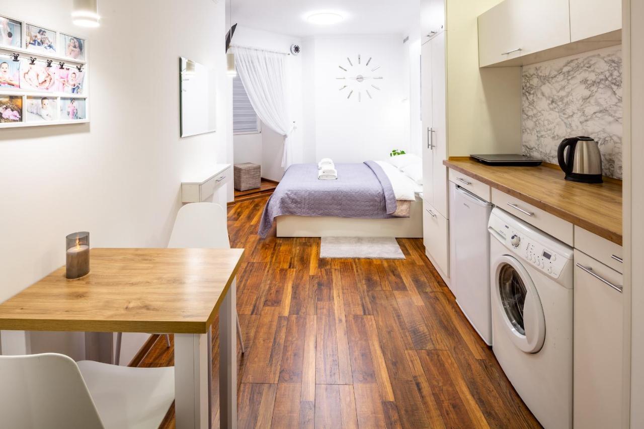 Cozy Apartments Center Lviv Exterior photo